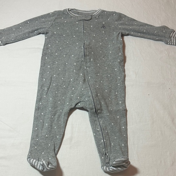 GAP - Gray Starry Footie One Piece Sleeper - Picture 1 of 4